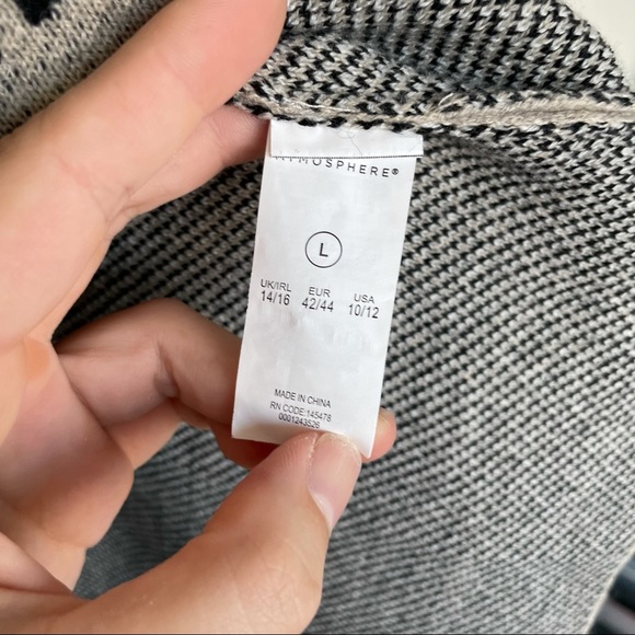 Atmosphere Hooded Poncho Tribal Print Fringe Hem - Picture 4 of 5